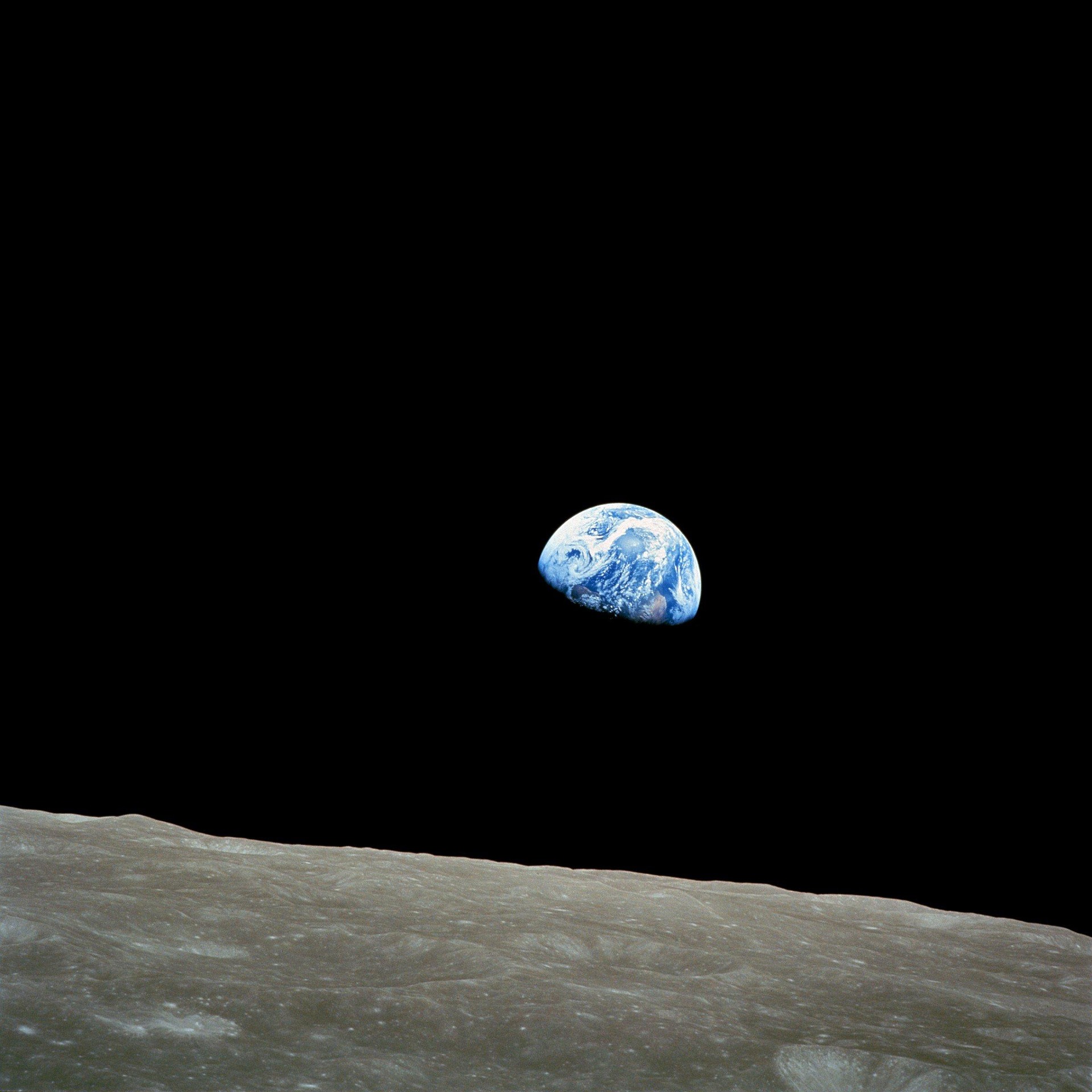 wie weit ist der mond